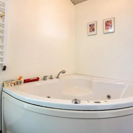 8 Person In Tatil Evi